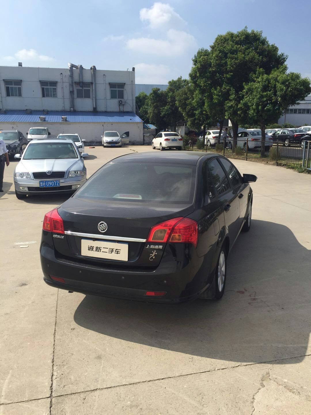 别克凯越二手车2.30万-诚新二手车